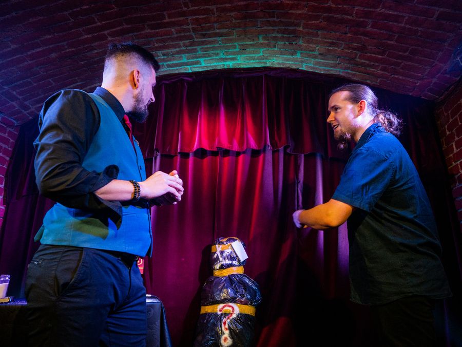 Kouzelnická show "MYSTERY MURDER" od Just Jamese — fotka 4