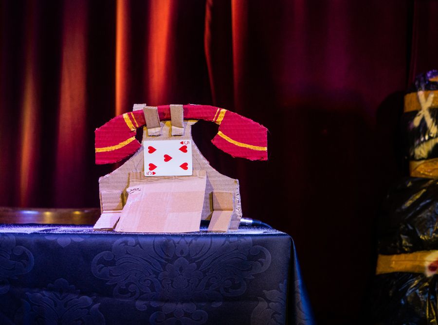 Kouzelnická show "MYSTERY MURDER" od Just Jamese — fotka 5