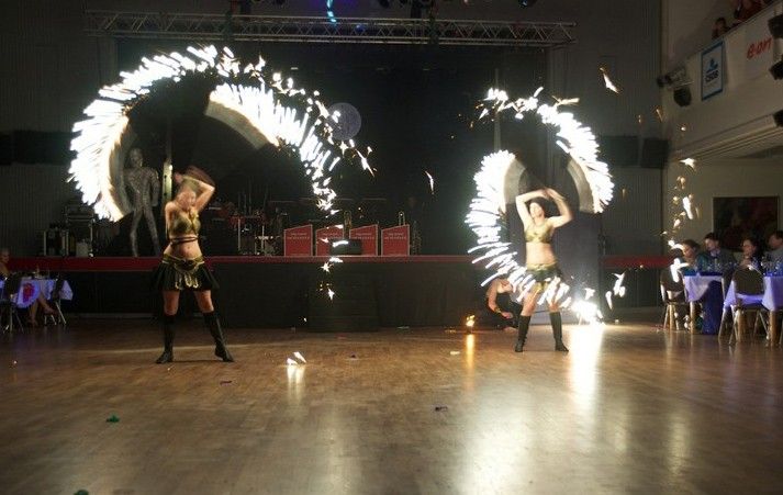Interier fireshow Ilusias | tanec světel — fotka 4