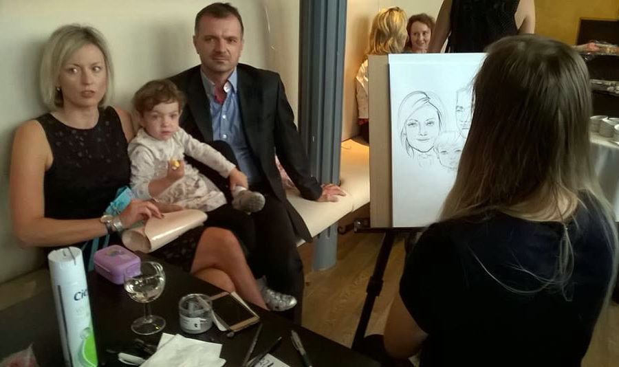 Kreslení karikatur na párty — fotka 3