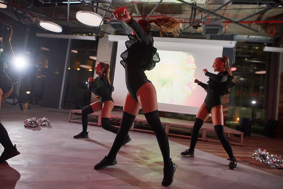 dance show SPACE GIRLS — fotka 3
