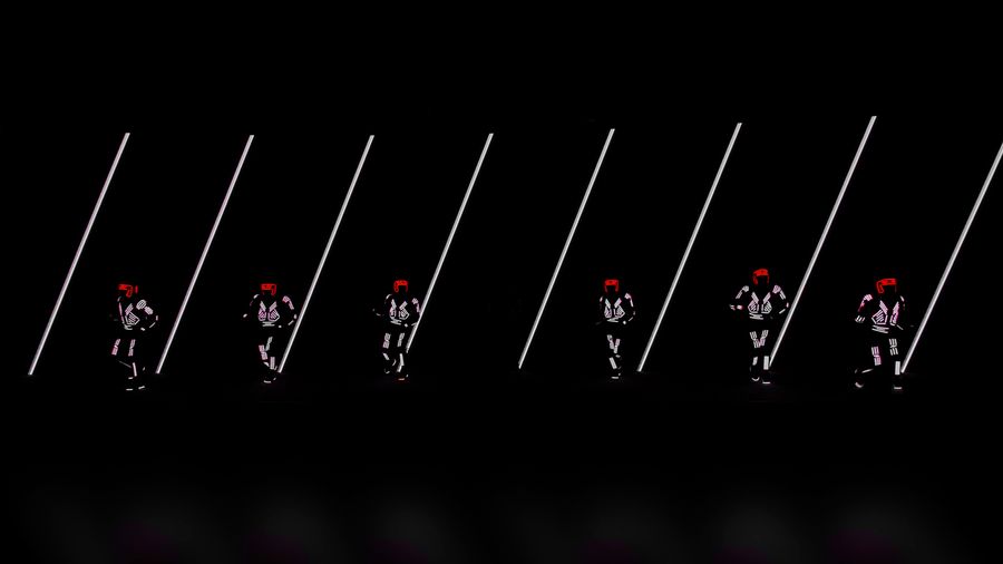  Tron Dance — fotka 5