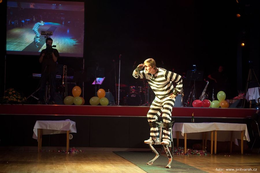 Skákací boty Poweriser — fotka 1